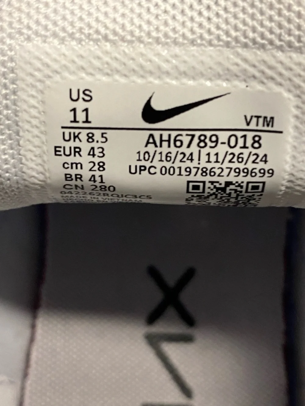 Nike Air Max 270 Pure Platinum Black AH6789-018 Women’s size 11